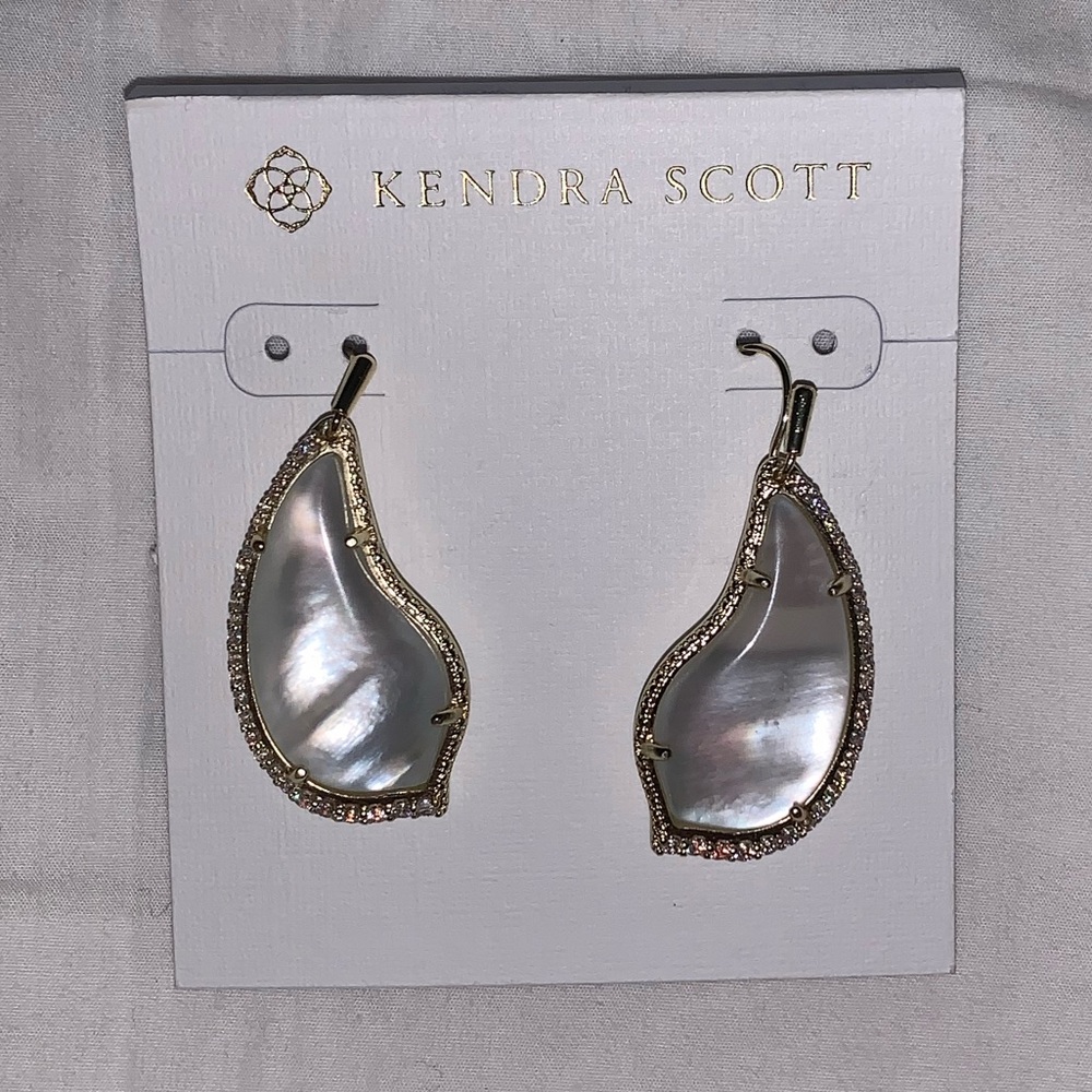 Kendra Scott Earrings in Ivory Pearl